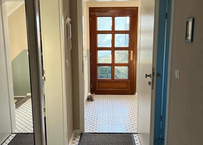 Charmante 3-schlafzimmer Mit Garten Appartement *