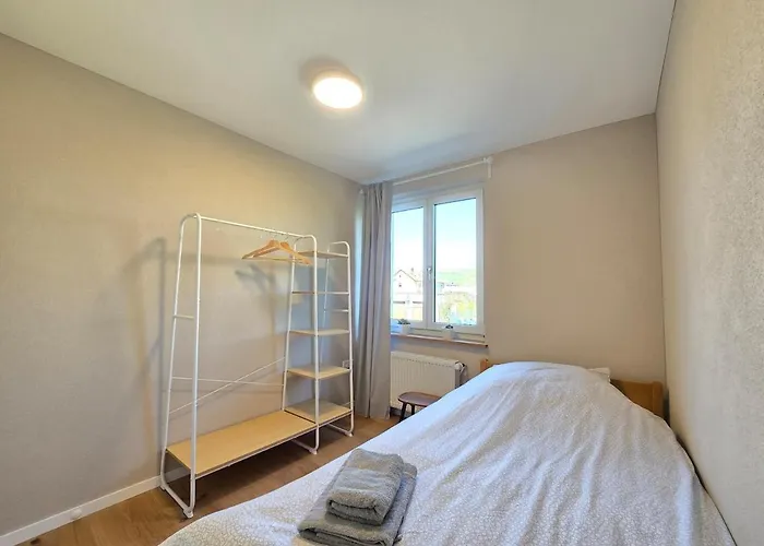 Charmante 3-schlafzimmer Mit Garten Appartement *