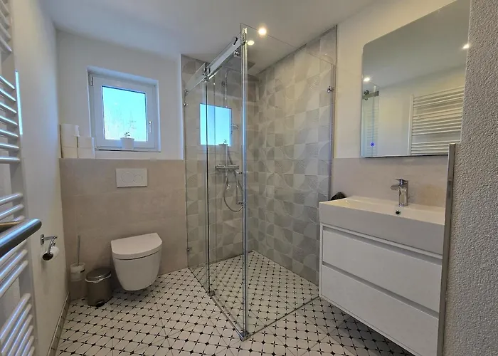 Charmante 3-schlafzimmer Mit Garten Appartement